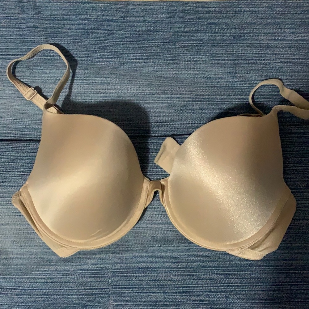 Beautiful, sexy and comfort beige woman bra!!